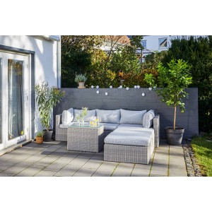 Kerti bútor: Moduláris Olea polyrattan lounge fotel kombináció homokszínben világosszürke párnákkal.