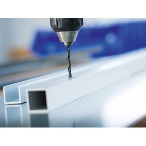 LUX HSS-R spirálfúró lyukat fúr fémprofilba. 3 mm, 10 darabos készlet.