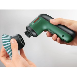 Bosch Universal Brush akkus kefe kefefejjel a kézben, zöld/fekete.