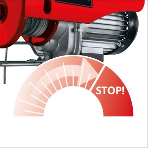 Közelkép az Einhell TC-EH 500 elektromos kötélcsörlőről piros stop jelzővel.