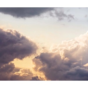 Komar Cloud Cast fotótapéta (300x250cm) szürke és fehér felhőkkel.