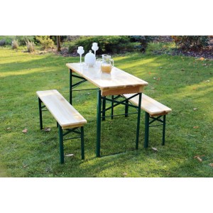 Kis sörasztal garnitúra erkélyre/teraszra 60 cm széles asztallal, fa lapokkal és zöld acélvázzal.