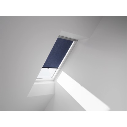 VELUX RHL roletta kampós 9050 szín 66 cm széles ablakra